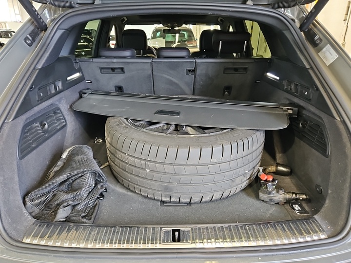 Foto 8 van Audi Q8