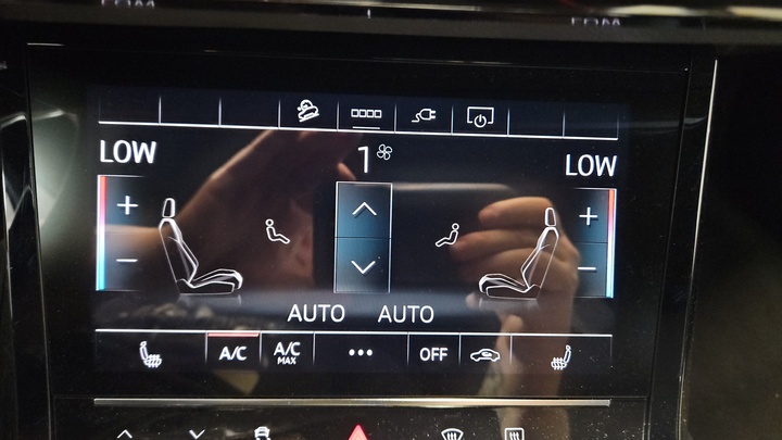 Foto 14 van Audi Q8