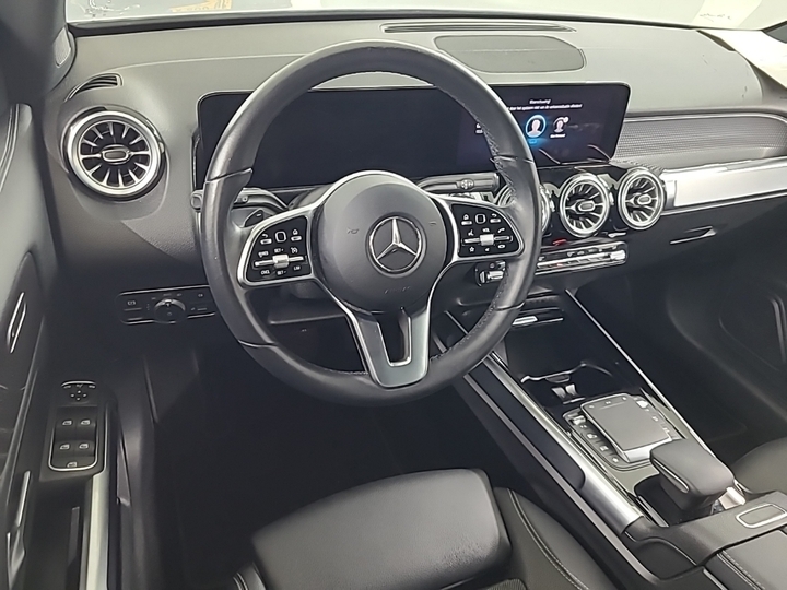 Foto 9 van Mercedes EQB