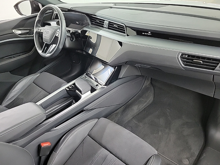 Foto 6 van Audi Q8
