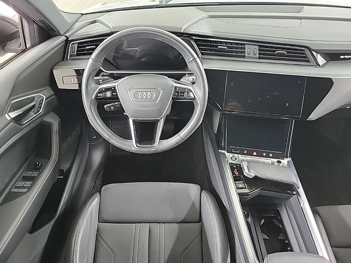 Foto 7 van Audi Q8