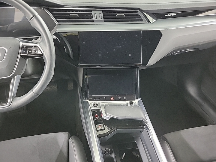 Foto 9 van Audi Q8