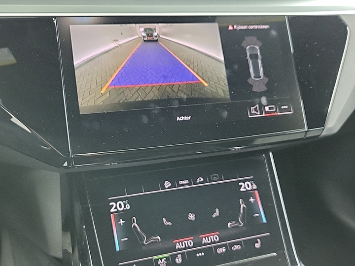 Foto 13 van Audi Q8
