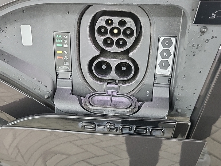 Foto 16 van Audi Q8