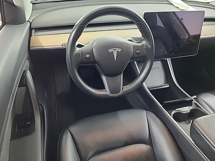 Foto 9 van Tesla Model 3