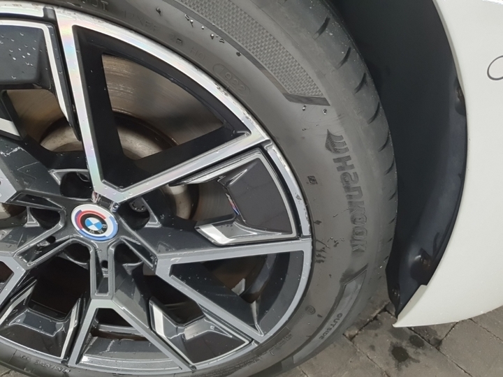Foto 25 van BMW i4