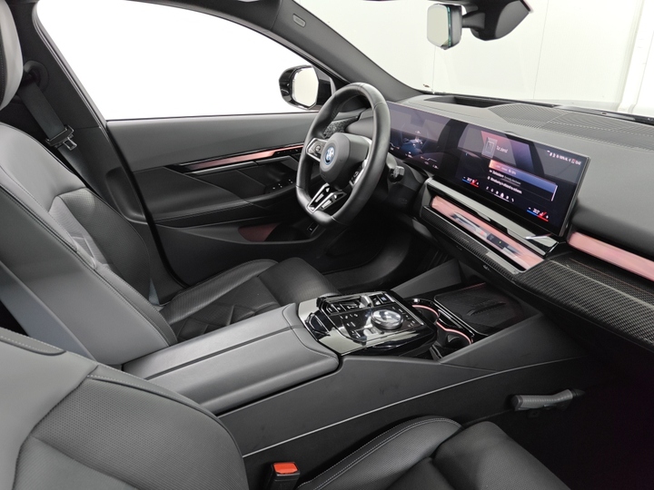 Foto 7 van BMW i5