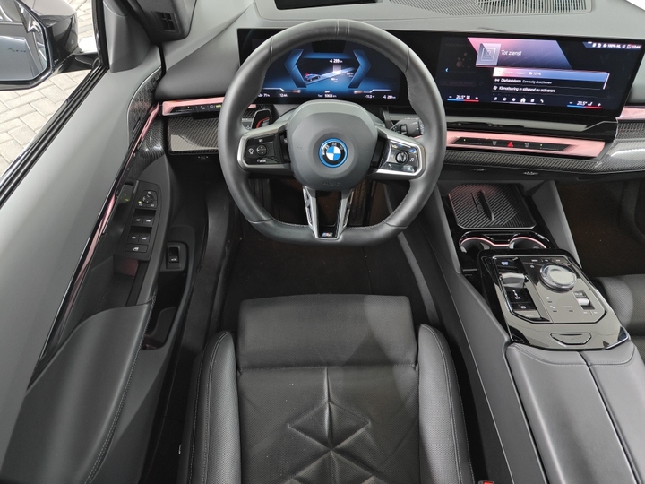 Foto 9 van BMW i5