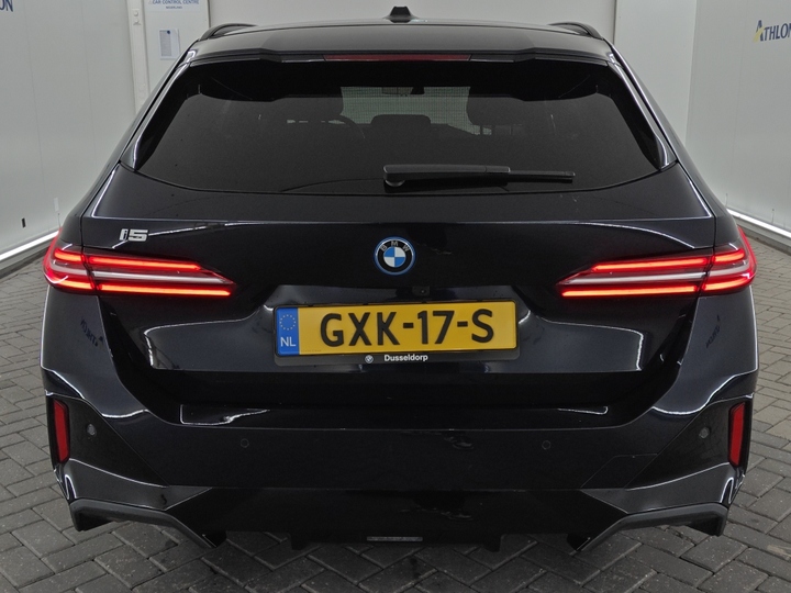 Foto 23 van BMW i5