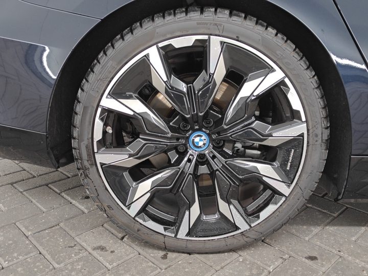 Foto 29 van BMW i5