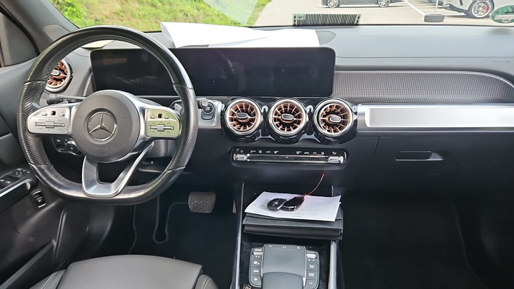 Foto 6 van Mercedes EQB