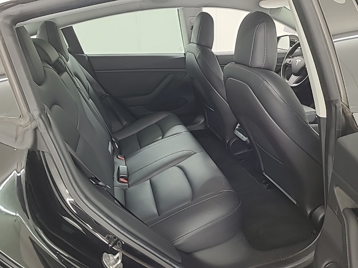 Photo 6 of Tesla Model 3