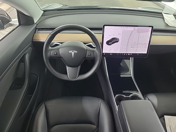 Photo 7 of Tesla Model 3