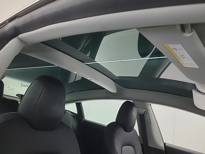 Photo 18 of Tesla Model 3