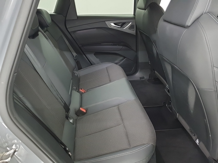 Photo 8 of Audi Q4 e-tron