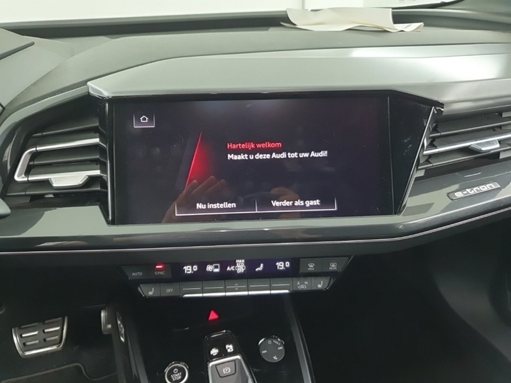 Photo 11 of Audi Q4 e-tron