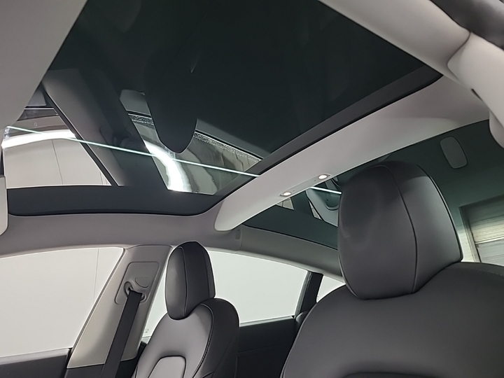 Foto 17 van Tesla Model 3