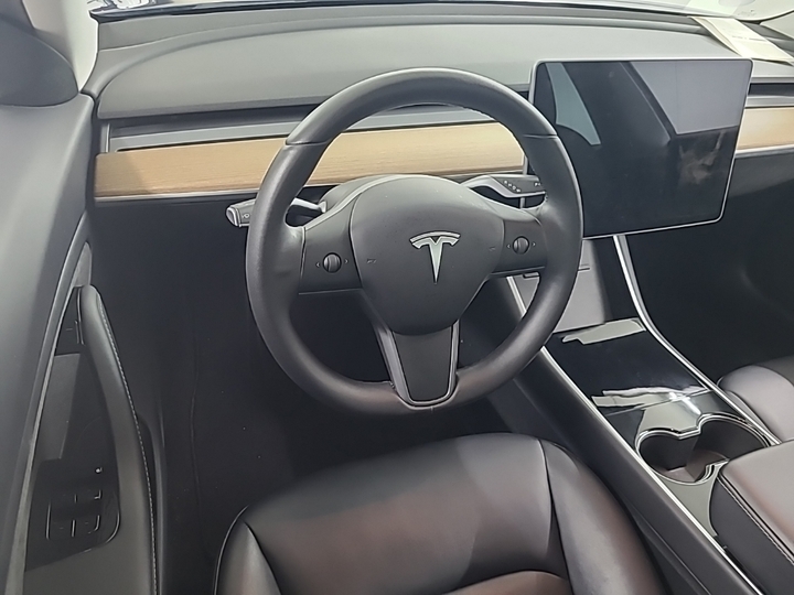 Foto 9 van Tesla Model 3