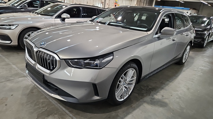 Foto 2 van BMW i5