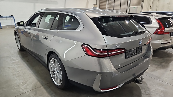 Foto 4 van BMW i5