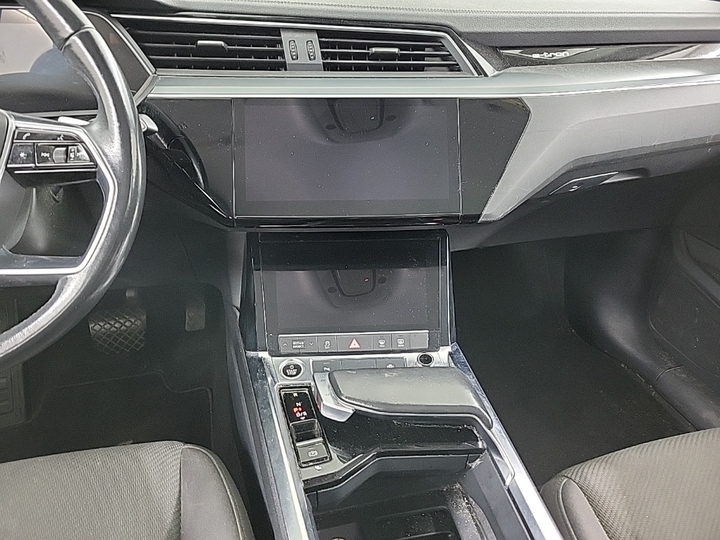Foto 10 van Audi e-tron sportback