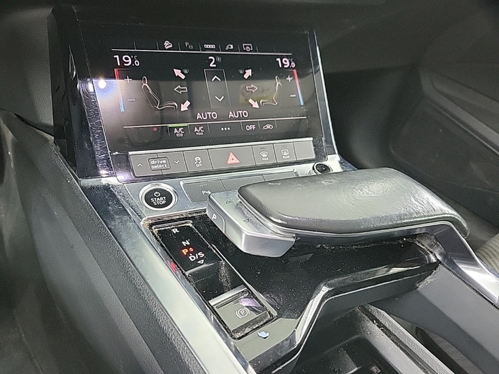 Foto 12 van Audi e-tron sportback