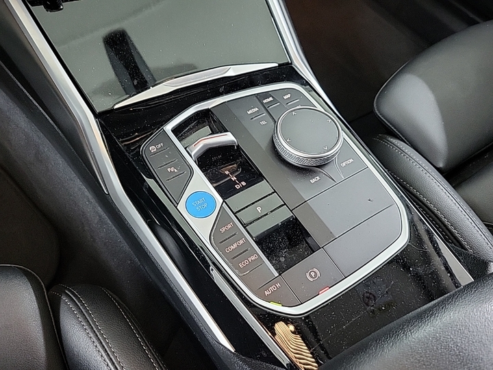 Foto 11 van BMW i4