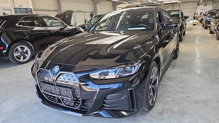 Foto 2 van BMW i4