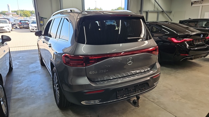 Foto 4 van Mercedes EQB