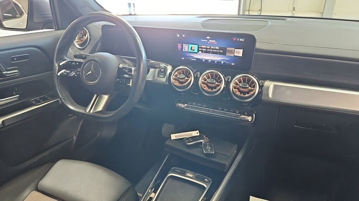 Foto 7 van Mercedes EQB