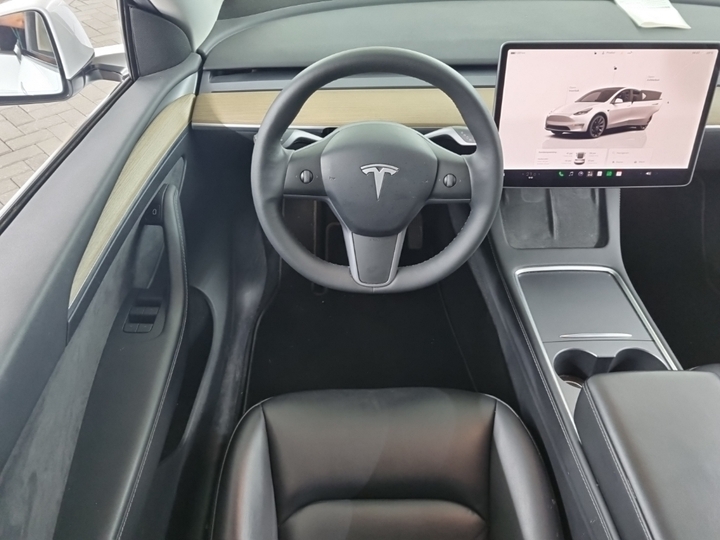 Foto 9 van Tesla Model Y