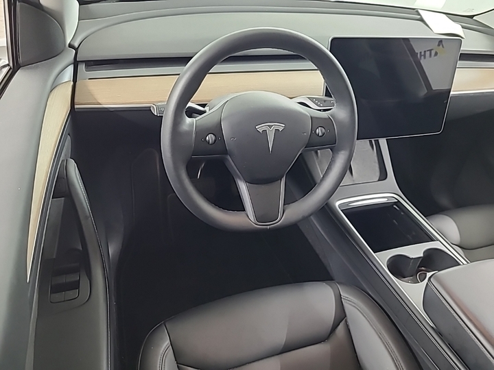Foto 8 van Tesla Model Y