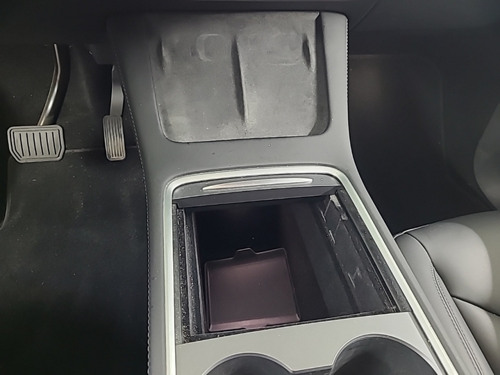 Foto 10 van Tesla Model Y