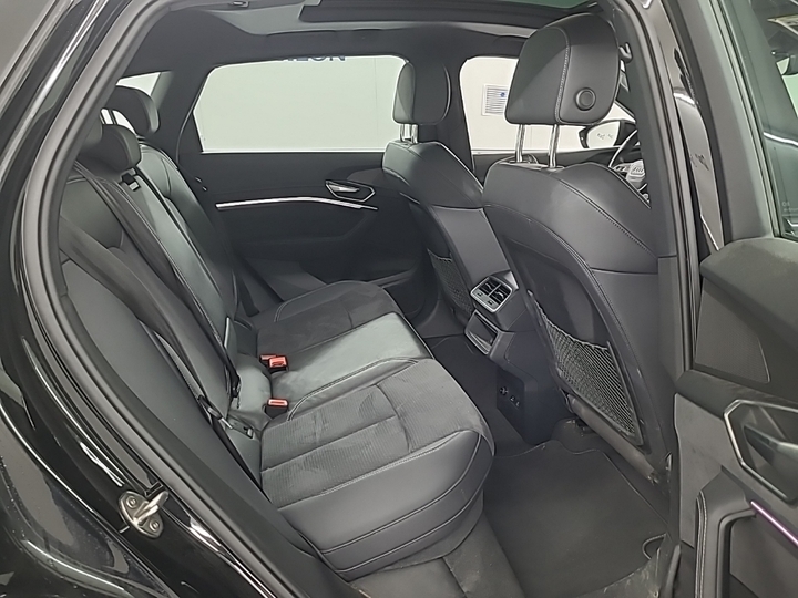 Foto 7 van Audi Q8