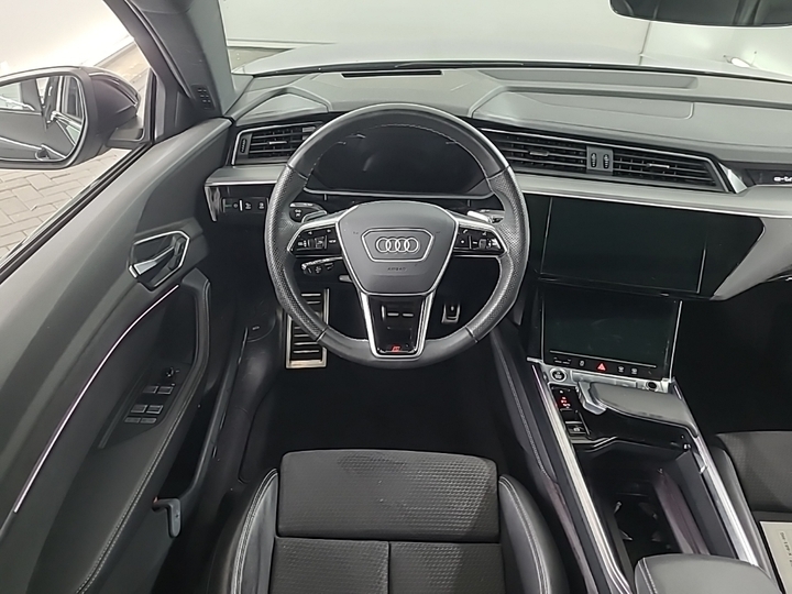 Foto 8 van Audi Q8