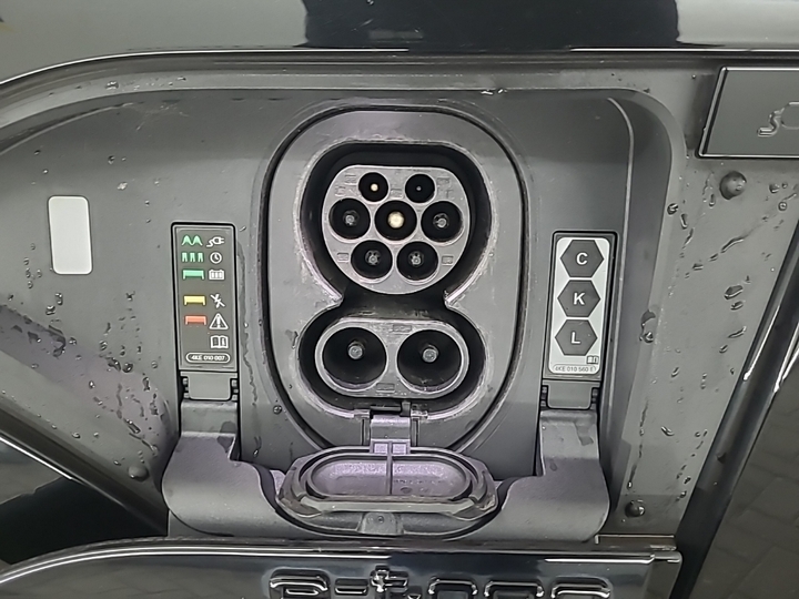 Foto 21 van Audi Q8