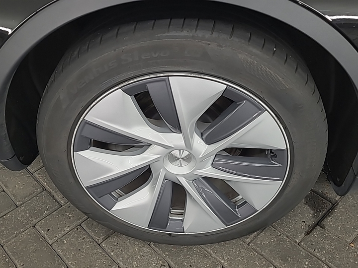 Foto 15 van Tesla Model Y