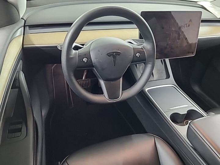 Foto 7 van Tesla Model Y