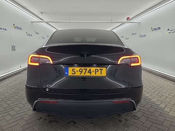 Foto 14 van Tesla Model Y