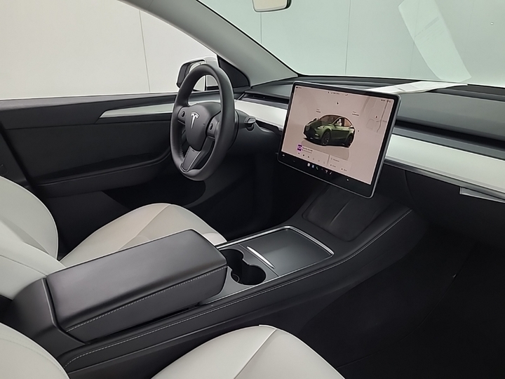 Foto 7 van Tesla Model Y