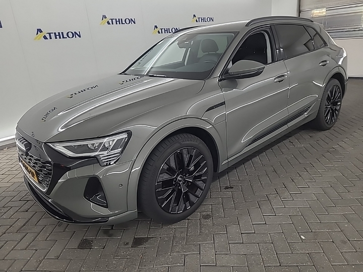 Foto 2 van Audi Q8