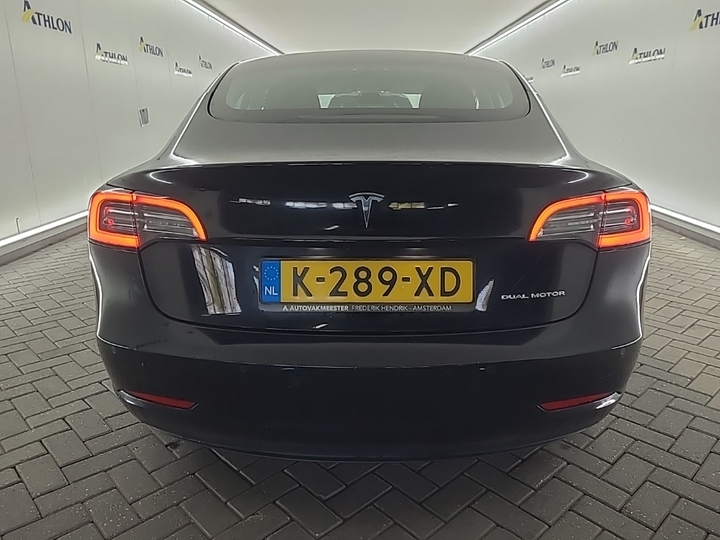 Photo 14 of Tesla Model 3