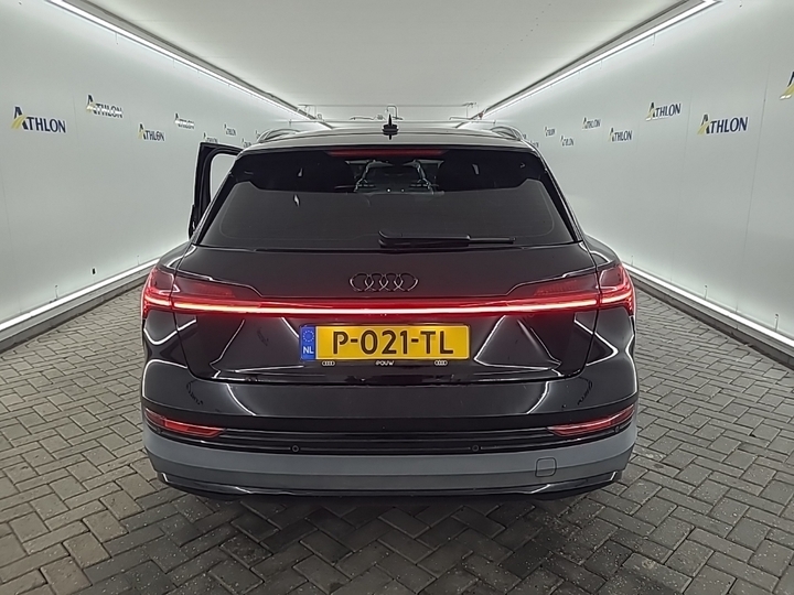 Foto 15 van Audi e-tron