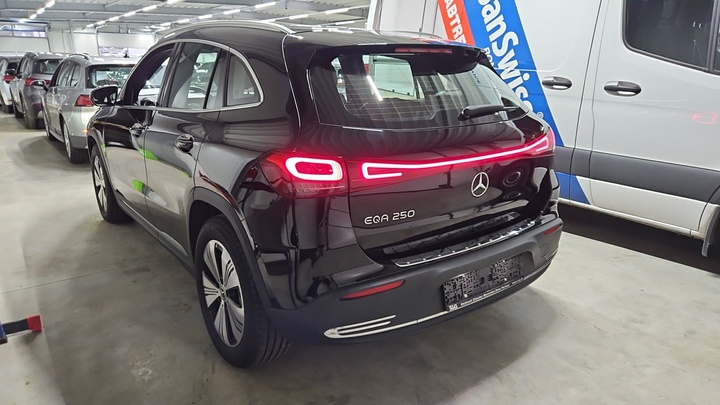 Foto 4 van Mercedes EQA