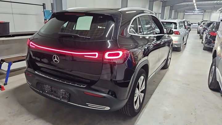 Foto 5 van Mercedes EQA