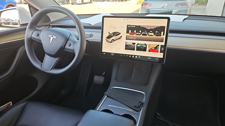 Foto 7 van Tesla Model Y