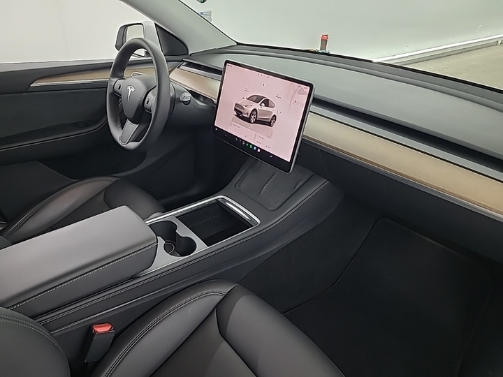 Foto 7 van Tesla Model Y