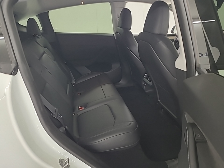 Foto 8 van Tesla Model Y