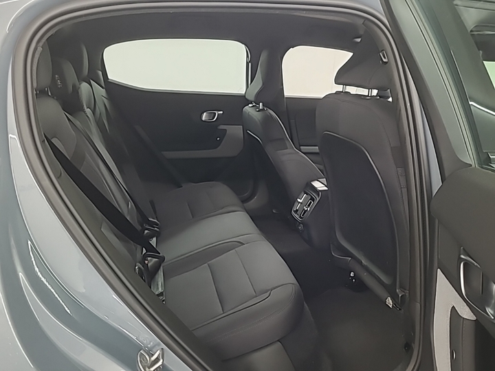 Photo 8 of Polestar 2