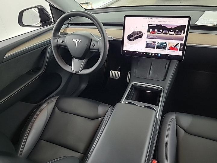 Foto 6 van Tesla Model Y